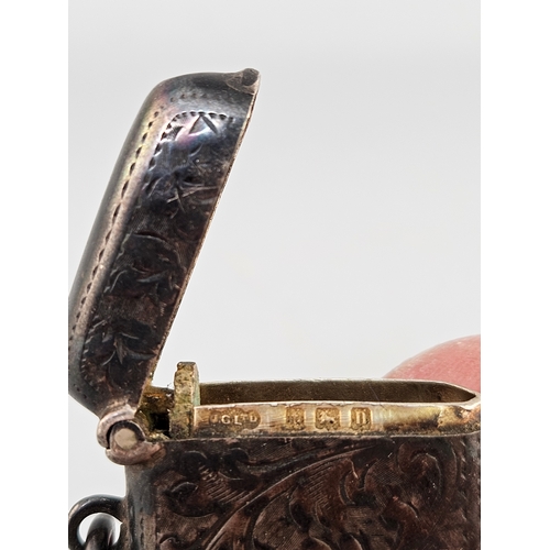 50 - Antique Solid Silver Vesta Match holder Victorian
gross weight 16.5g