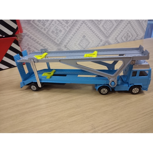 131 - Corgi lorries mix in box