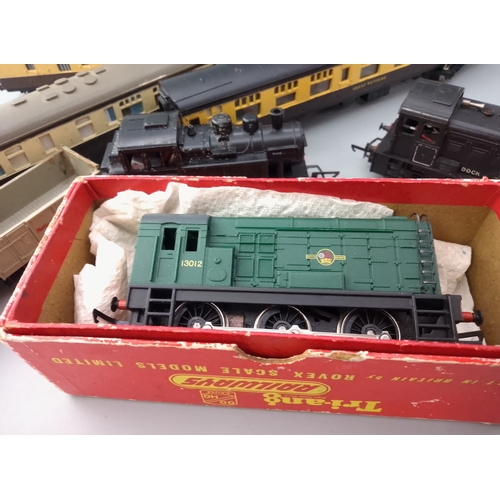 161 - Hornby Tri-ang OO gauge model railway set