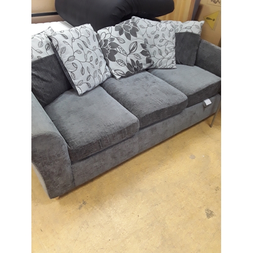 Lot 32        