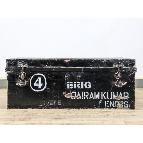 113 - Vintage Indian army military metal travel trunk.

Dimensions: Width- 90 cm, Depth- 50.5 cm, Height- ... 