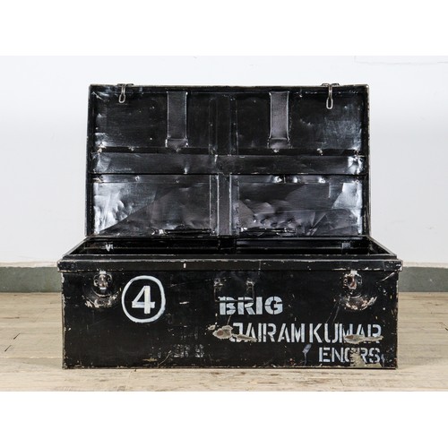 113 - Vintage Indian army military metal travel trunk.

Dimensions: Width- 90 cm, Depth- 50.5 cm, Height- ... 