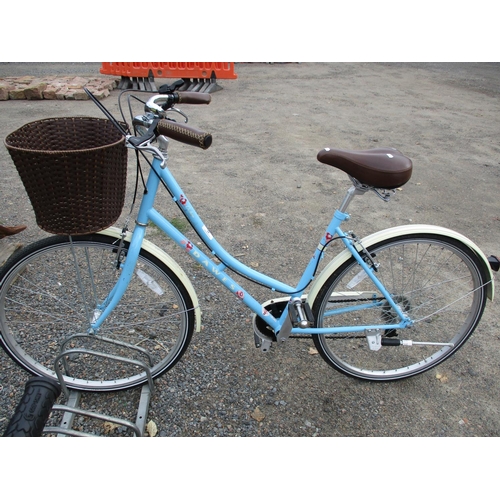 28 - A Dawes Duchess lady's bicycle modelled in the traditional style