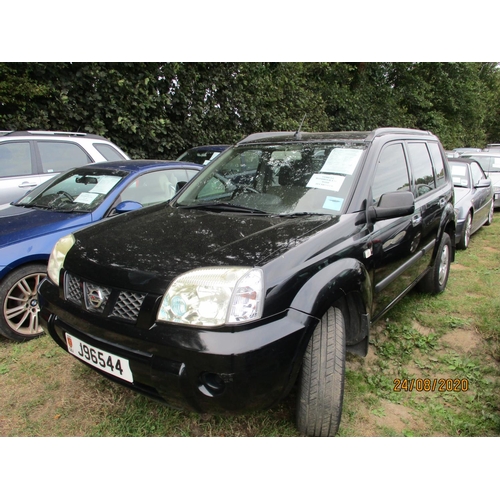 20 - A 2004 Nissan X-Trail 2.5 SUV (manual) J96544, odometer reading 111,346 KILOMETRES (69,187 miles)