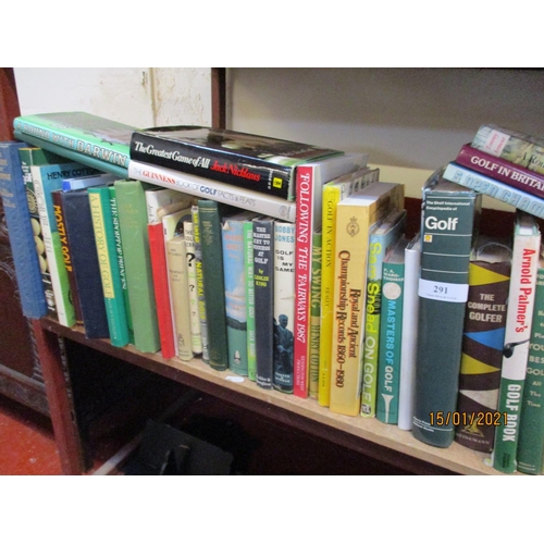 291 - A large and varied accumulation of vintage books pertaining to golf