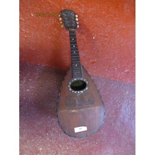 345 - A vintage lute