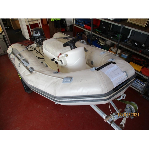 42 - An Avon Rover 280 RIB with Yamaha 9.9hp four stroke outboard engine and trailer
Ship Length: 2.8mtr
... 