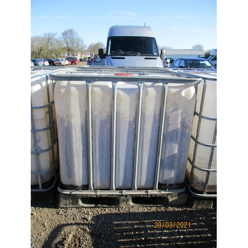 39 - A 1000 litre capacity IBC