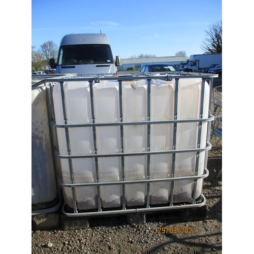 40 - A 1000 litre capacity IBC