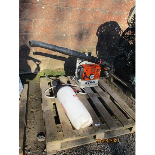 64 - A Stihl BR420 knapsack blower together with a Chapin pressure sprayer