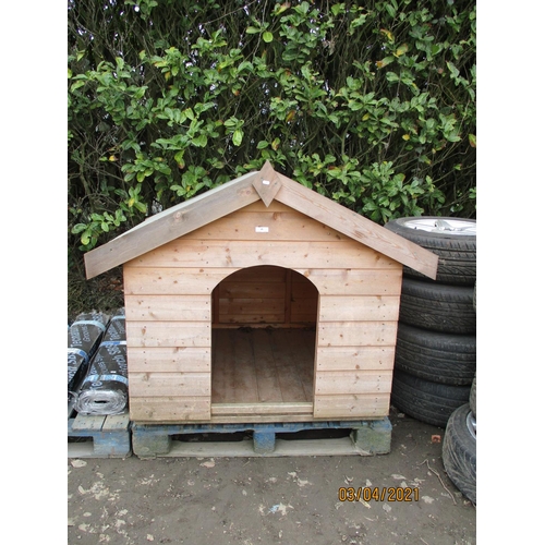 48 - A cedar wood dog kennel of large proportion