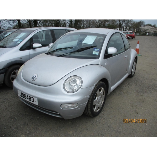 12 - A 2000 Volkswagen Beetle 2.0 three door hatchback (manual) J96483, odometer reading 52,310 miles