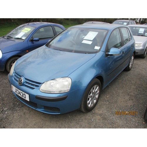 4 - A 2005 Volkswagen Golf SE 1.9 TDi five door hatchback (manual) J13420, odometer reading 113,951 mile... 