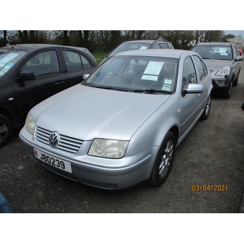 5 - A 2005 Volkswagen Bora Highline 1.6 four door saloon (automatic) J80239, odometer reading 60,450 mil... 