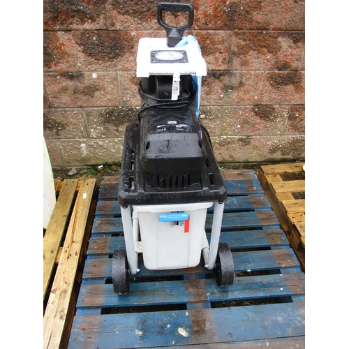 42 - A MacAllister electric garden shredder