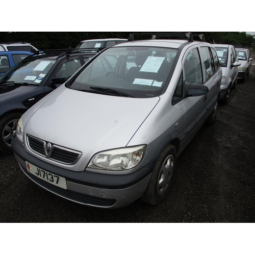 17 - A 2003 Vauxhall Zafira Club 2.0 DTi MPV (manual) J17137, odometer reading 79,105 miles