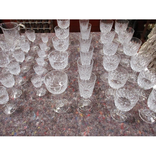 277 - A quantity of crystal glass ware