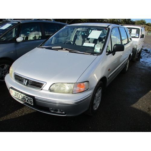 18 - A 1998 Honda Shuttle 2.3 MPV (automatic) J103626, odometer reading 117,536 miles