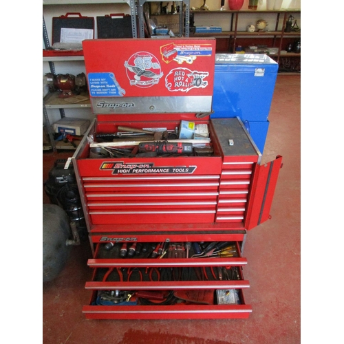87 - A Snap On two piece tool cabinet containing a large assortment of tools - Viscounts sale