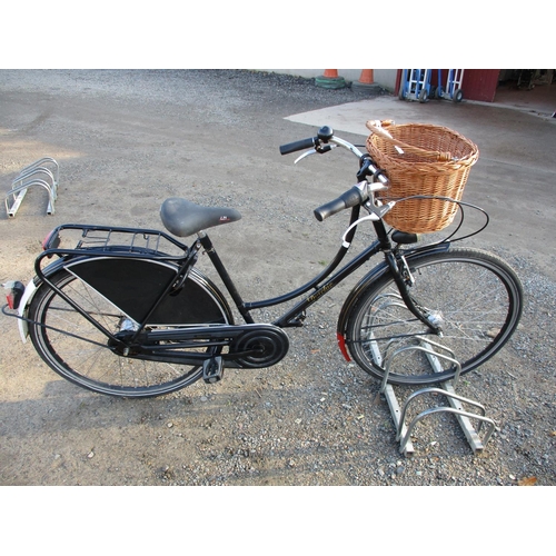 63 - A lady's Dutchie bicycle (20