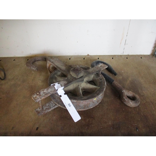 80 - A gin wheel and hook