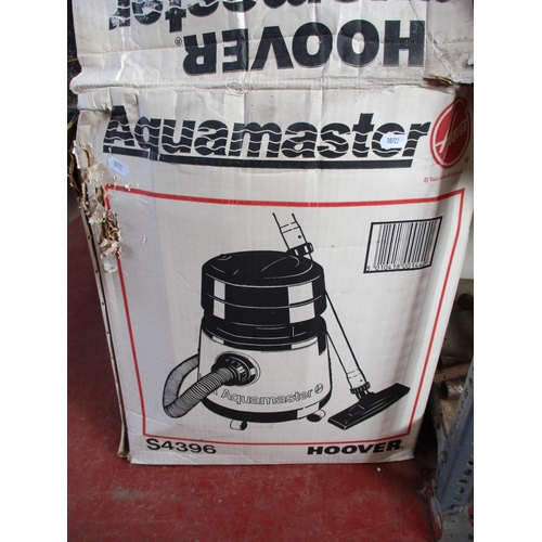 82 - A Hoover Aquamaster wet and dry vacuum cleaner