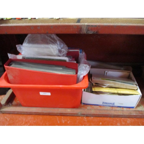 423 - An accumulation of stamp albums, loose stamps etc.