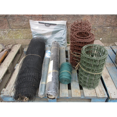 42 - A quantity of plastic net, mesh etc.