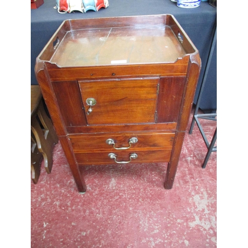 323 - A Georgian tray top commode