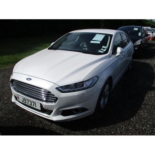 2 - A 2015 Ford Mondeo Titanium 2.0 TDCi five door hatchback J97371 (diesel/automatic), odometer reading... 