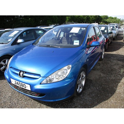 17 - A 2003 Peugeot 307 2.0 five door hatchback J14080 (petrol/manual), odometer reading 102,519 miles