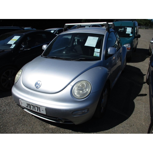 11 - A 2002 Volkswagen Beetle 1.8T three door hatchback (petrol/manual) J97171, odometer reading 64,962 m... 