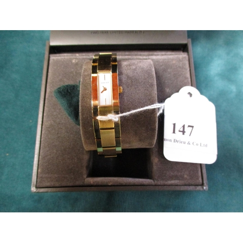 147 - A lady's Gucci bracelet wrist watch