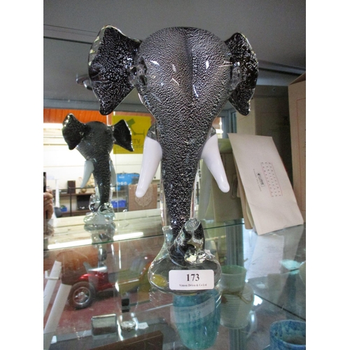 173 - An art glass model of an elephant's head