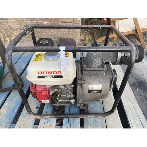 43 - A Honda WB30XT petrol 80mm water pump