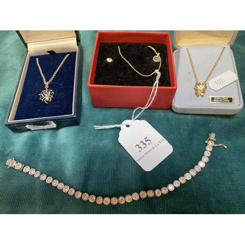 335 - Four pieces of sterling silver jewellery