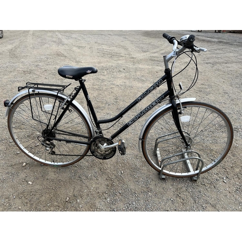 107 - A lady's Falcon Explorer XV traditional bicycle (22