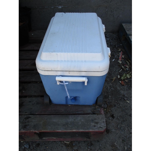 62 - A large cool box fitted trolley wheels