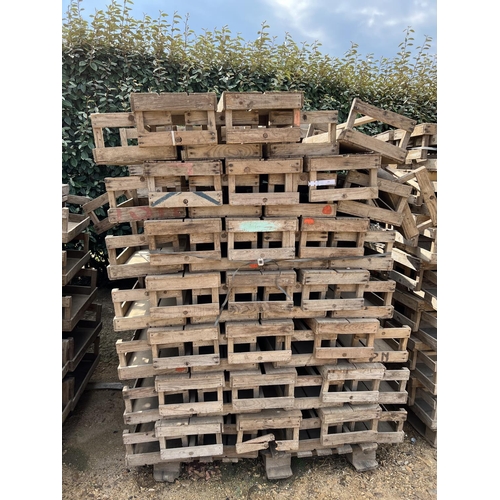 25 - A quantity of potato boxes