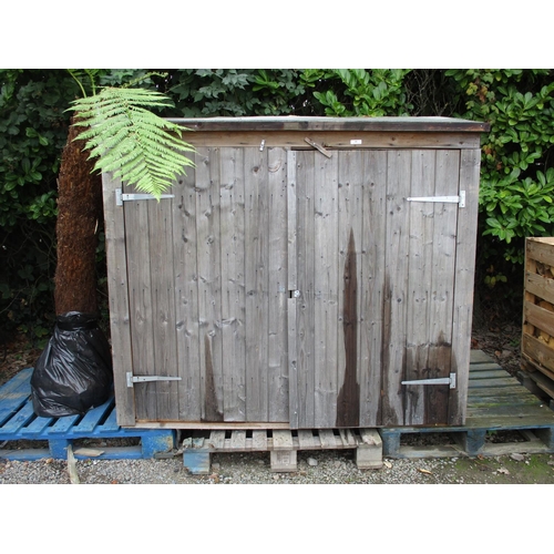 44 - A wooden garden shed