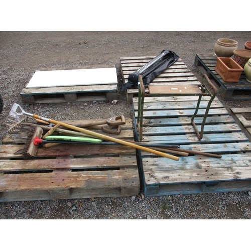 76 - A quantity of hand tools together with a gardening seat