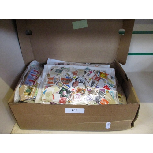 162 - A quantity of postage stamps