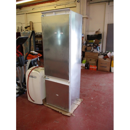 214 - A Neff integrated fridge freezer - new