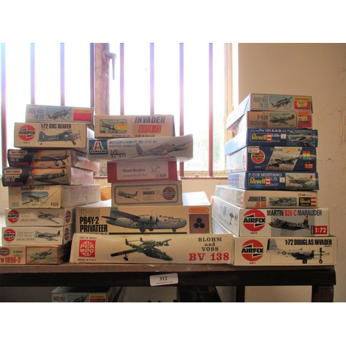 312 - A quantity of modelling kits of aeroplanes - unused