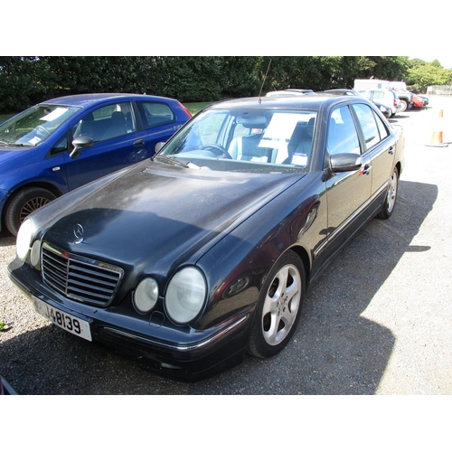 8 - A 2005 Mercedes-Benz E280 Avantgarde 2.8 four door saloon J48139 (petrol/automatic), odometer readin... 