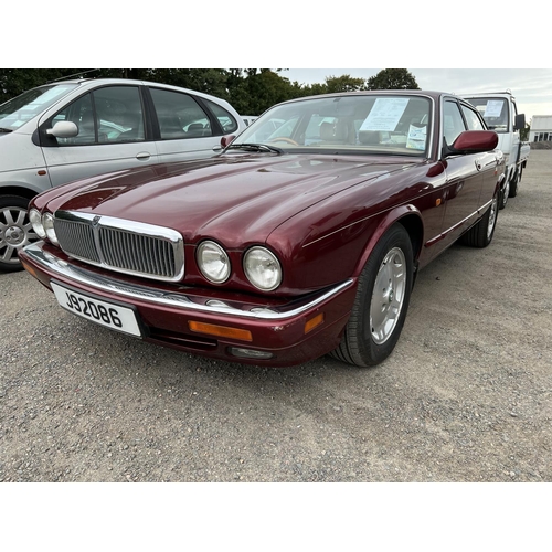 13 - A 1997 Jaguar XJ6 Executive 3.2 four door saloon J92086 (petrol/automatic), odometer reading 50,365 ... 