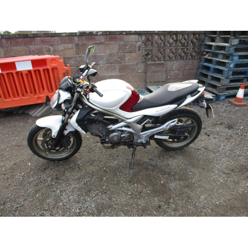 1 - A 2009 Suzuki SFV 650 K9 motorcycle (petrol/manual) J89348, odometer reading 14,041 miles