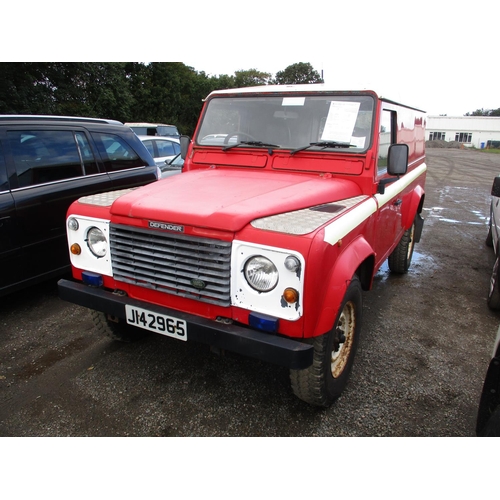 19 - A 1997 Land Rover Defender 110 2.5 TDi hard top (diesel/manual) J142965, odometer reading 90,177 mil... 