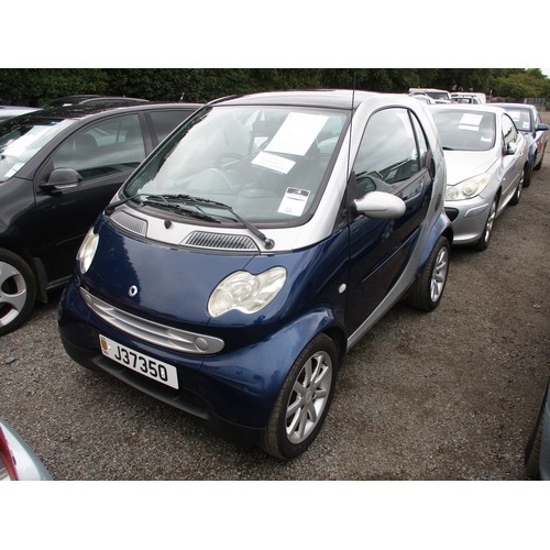 15 - A 2005 Smart ForTwo Passion 0.7 coupe J37350 (petrol/automatic), odometer reading 84,000 miles