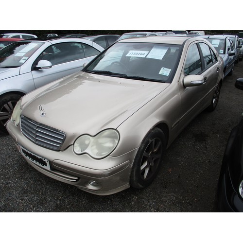 18 - A 2004 Mercedes-Benz C180 Kompressor Classic SE 1.8 four door saloon J133164 (petrol/automatic), odo... 